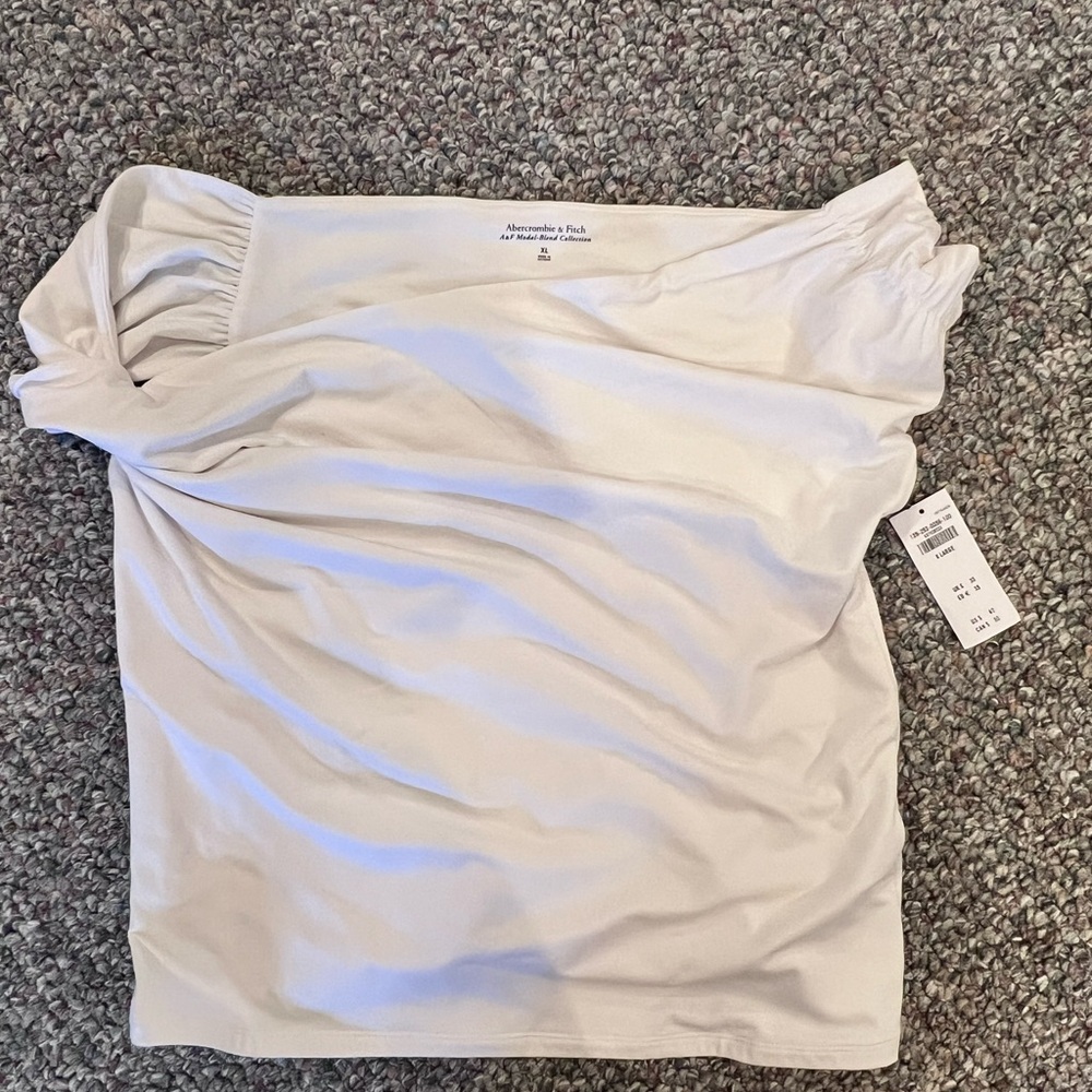 NWT Abercrombie & Fitch White Twist Off-Shoulder Top XL